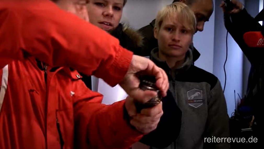 Video: Wie funktioniert eine Trainingskontrolle der NADA bei Pferden?