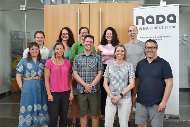 Die Teilnehmenden der Science Expert Group beim Austausch in Bonn.